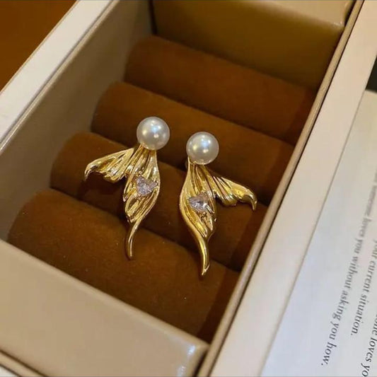 GOLDEN FIN EARRINGS