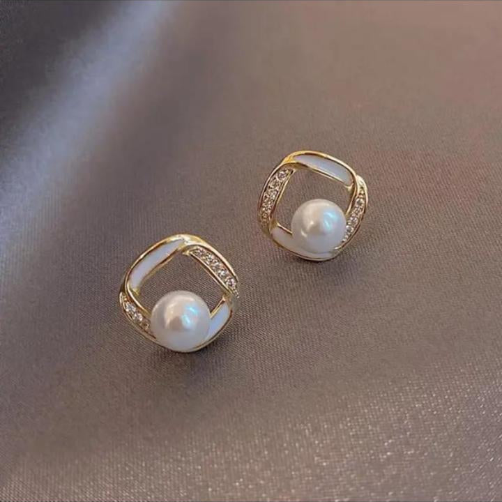 PEARL EARRINGS